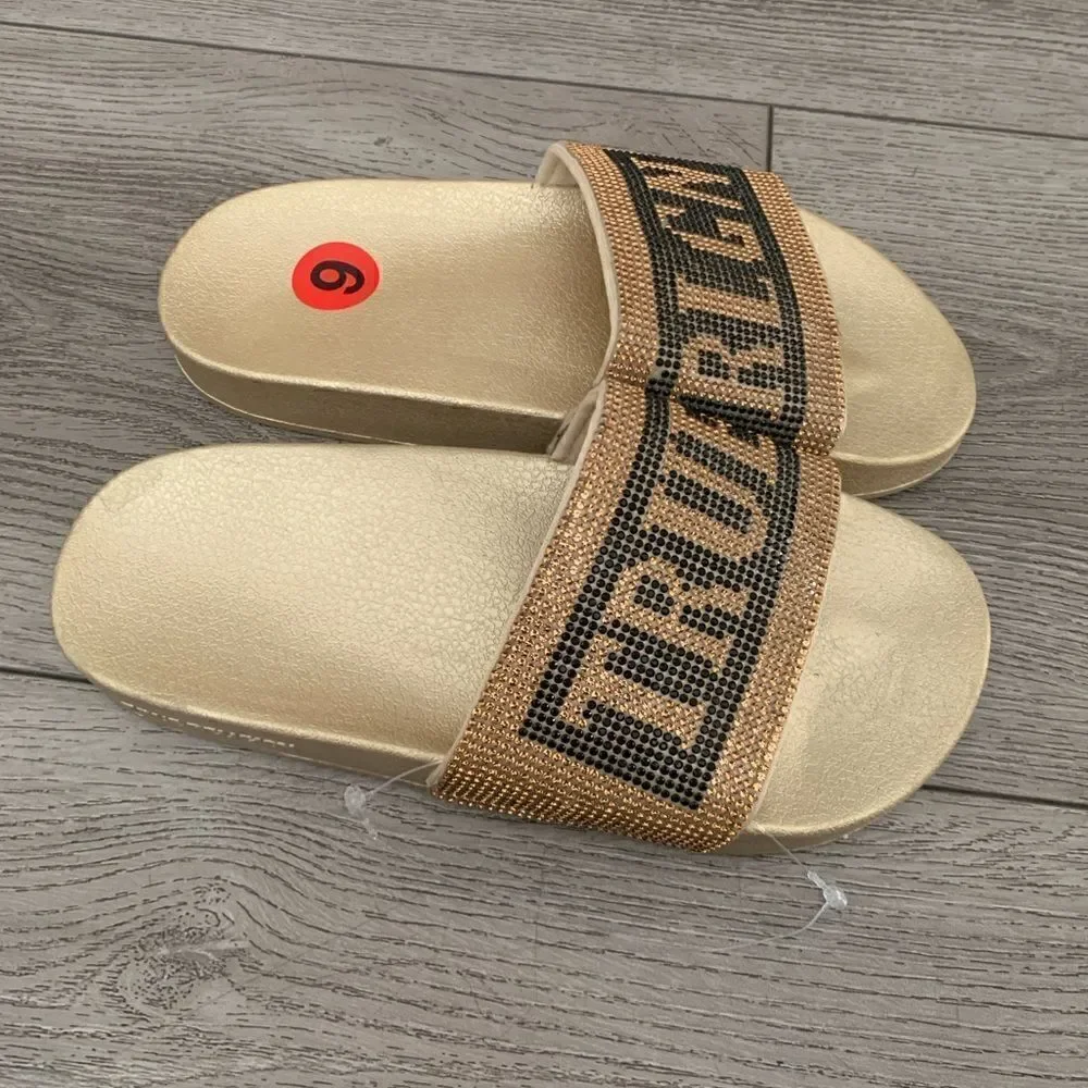 True religion woman’s sandals NWOT